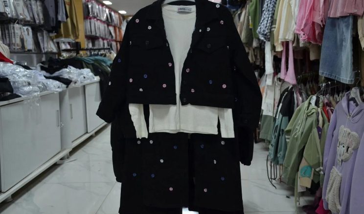 Öz Cerenler Giyim Mağazasında en trend ürünler en uygun fiyata sizleri bekliyor.