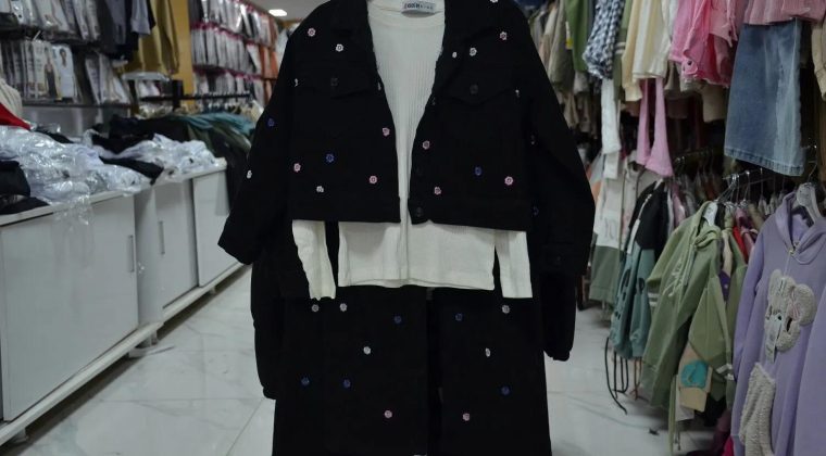 Öz Cerenler Giyim Mağazasında en trend ürünler en uygun fiyata sizleri bekliyor.