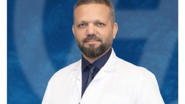 Yürümükte zorlanan hasta, Opr.Dr.Coşkuner Kalın’ın ameliyatı ile yeniden yürümeye başladı.