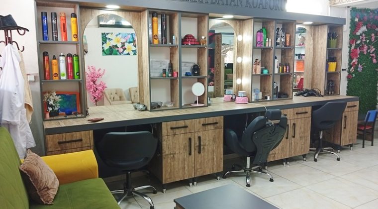 Afşin’de Zehra Bayan Kuaför hizmet vermeye başladı.