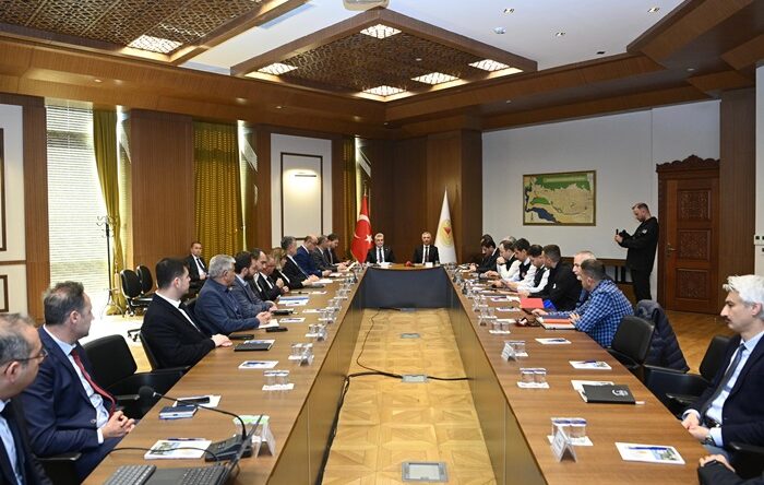 Başkan Görgel ve Vali Ünlüer, Altyapı Firmaları ile Toplantı Gerçekleştirdi.