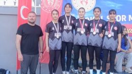 TEAŞ İstiklal Ortaokulu’ndan Büyük Başarı: Türkiye Finallerine Yükseldiler