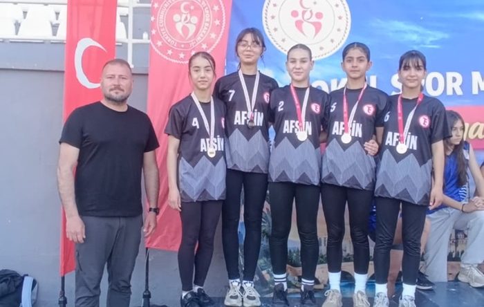 TEAŞ İstiklal Ortaokulu’ndan Büyük Başarı: Türkiye Finallerine Yükseldiler