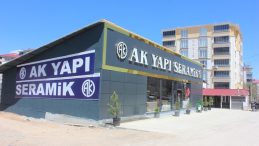 Ak Yapı Seramik, devasa teşhir salonu ile  hizmet vermeye devam ediyor.