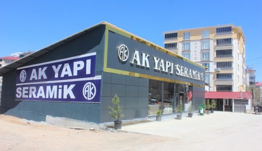 Ak Yapı Seramik, devasa teşhir salonu ile  hizmet vermeye devam ediyor.