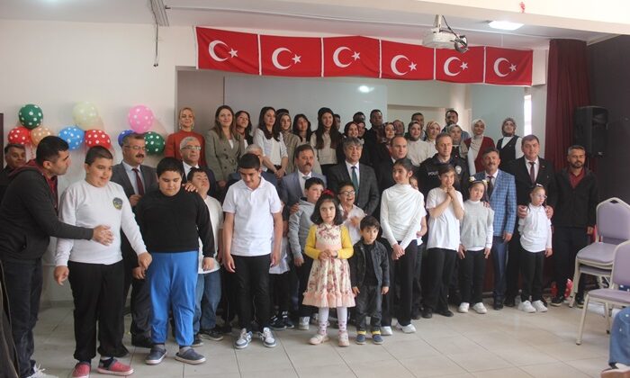Afşin’de Engelliler Haftası Programı coşkuyla gerçekleştirildi.