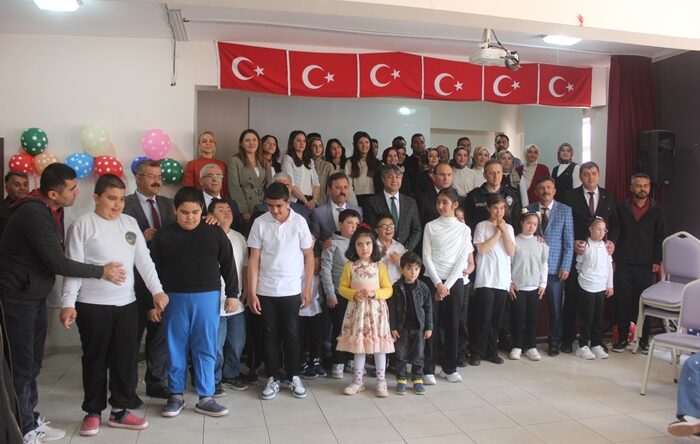 Afşin’de Engelliler Haftası Programı coşkuyla gerçekleştirildi.