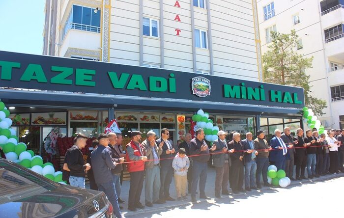 Afşin’de Taze Vadi Mini Hal için açılış töreni düzenlendi.