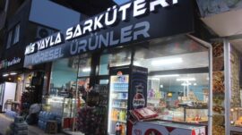 MİS Yayla Şarküteri müşteri kabulüne başladı.