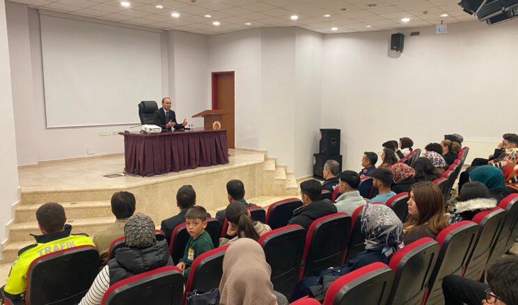Afşin’de Aday Sürücülere Bilgilendirme Toplantısı düzenlendi.