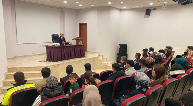 Afşin’de Aday Sürücülere Bilgilendirme Toplantısı düzenlendi.