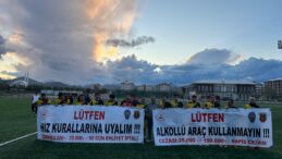 Afşin’de Futbol Turnuvasında Trafik Kurallarına Afişle dikkat çekildi.