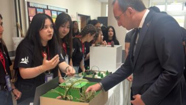 Afşin Eshab-ı Kehf Anadolu Lisesinde Bilim Fuarı büyük ilgi gördü.