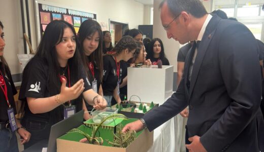 Afşin Eshab-ı Kehf Anadolu Lisesinde Bilim Fuarı büyük ilgi gördü.