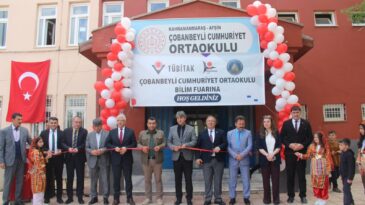 Çobanbeyli Cumhuriyet Ortaokulunda Bilim Fuarı açıldı.
