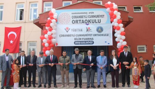 Çobanbeyli Cumhuriyet Ortaokulunda Bilim Fuarı açıldı.