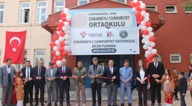 Çobanbeyli Cumhuriyet Ortaokulunda Bilim Fuarı açıldı.