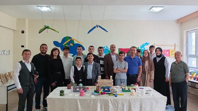 Afşin’de Özel Öğrencilerden Yılsonu sergisi!