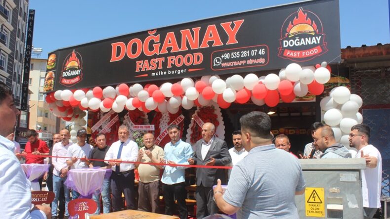Afşin’de Lezzetin farklı durağı, Doğanay Fast Food açıldı.
