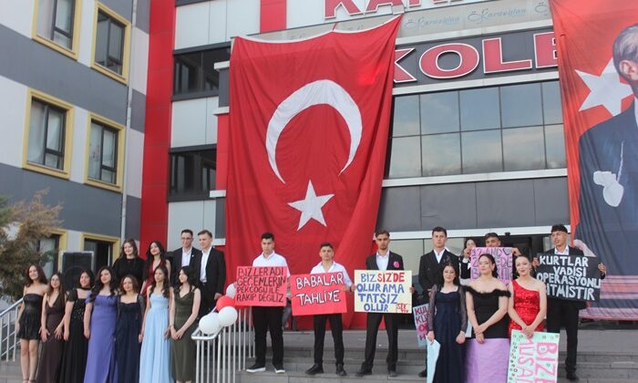 Özel Karaoğlan Kolejinde mezuniyet sevinci yaşandı.