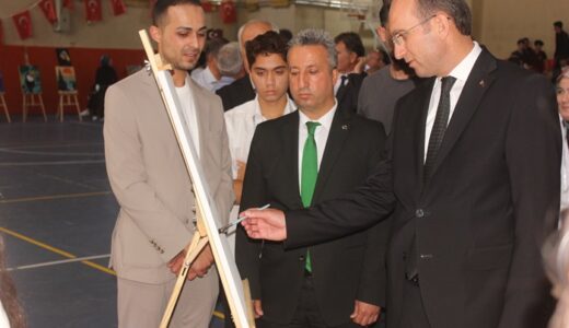 Afşin Fen Lisesinde Sıra dışı Resim Sergisi!