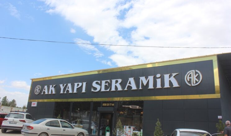 Ak Yapı Seramik Teşhir Mağazası müşterilerini bekliyor.
