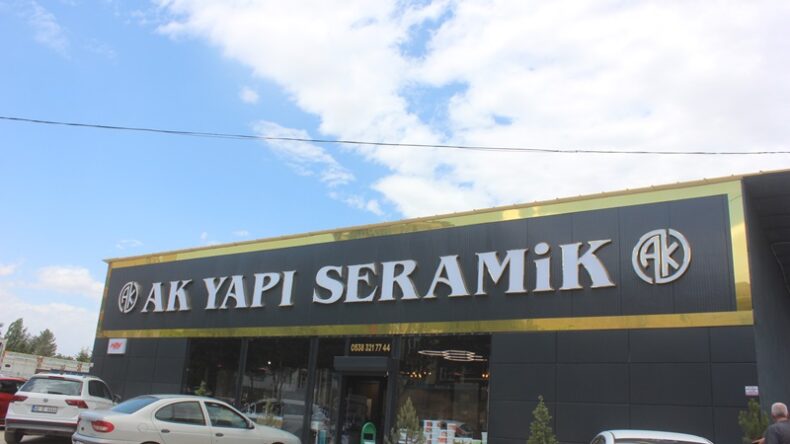 Ak Yapı Seramik Teşhir Mağazası müşterilerini bekliyor.