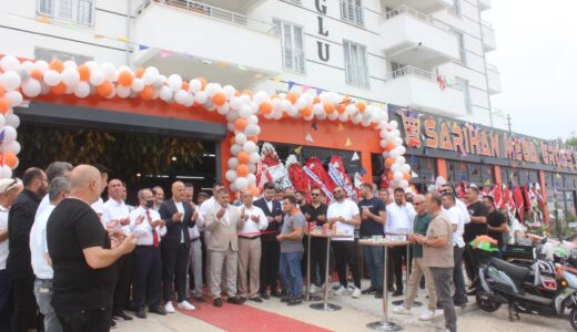 Afşin’in Öz Markası Sarıhan Mega Gross düzenlenen törenle açıldı.