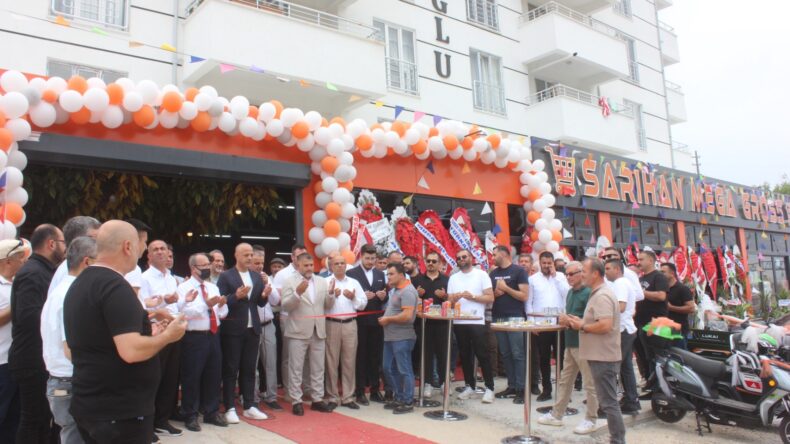 Afşin’in Öz Markası Sarıhan Mega Gross düzenlenen törenle açıldı.