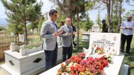 Afşinli Şehit Durmuş Polat, kabri başında anıldı.