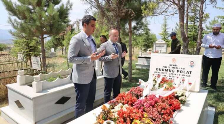 Afşinli Şehit Durmuş Polat, kabri başında anıldı.