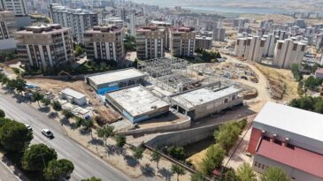 Kahramanmaraş Gençlik ve Spor Merkezi Yükseliyor.