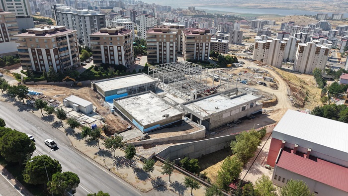 Kahramanmaraş Gençlik ve Spor Merkezi Yükseliyor.