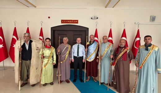 Kaymakam Arslantürk,Mağara Yarenlerini makamında kabul etti.