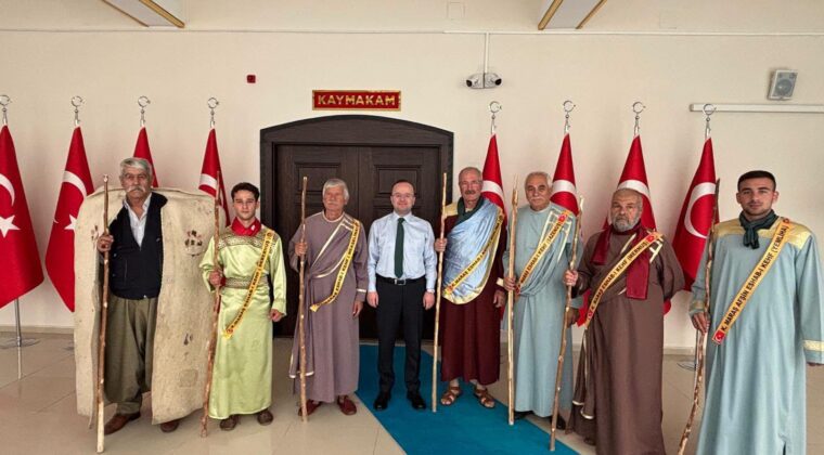 Kaymakam Arslantürk,Mağara Yarenlerini makamında kabul etti.