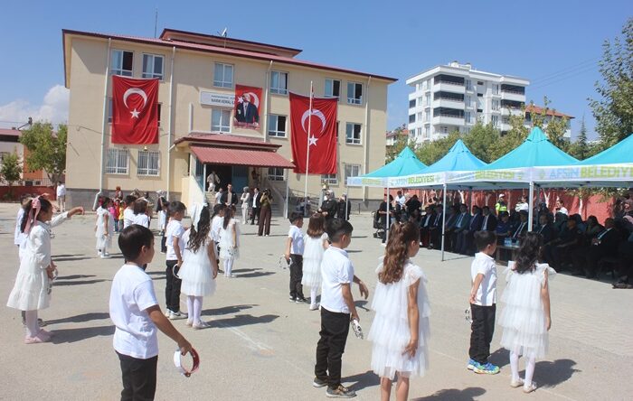 AFŞİN’DE İLKÖĞRETİM HAFTASI COŞKUYLA KUTLANDI.