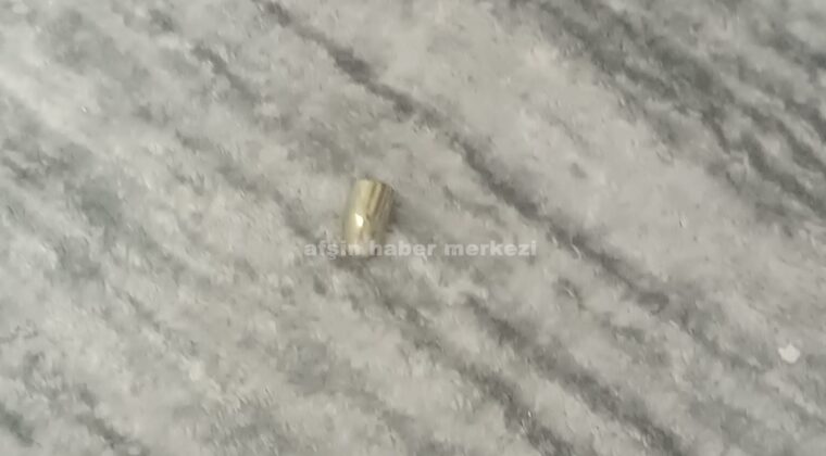 Afşin’de bir evin çatısına düşen Yorgun mermi Çatıyı delerek evin içine girdi.