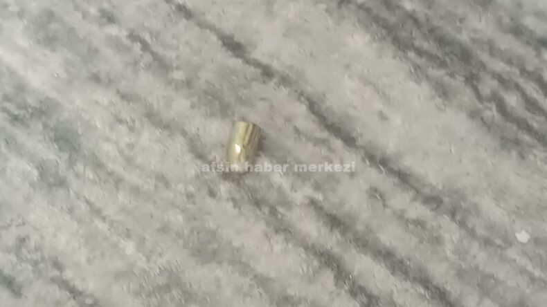 Afşin’de bir evin çatısına düşen Yorgun mermi Çatıyı delerek evin içine girdi.