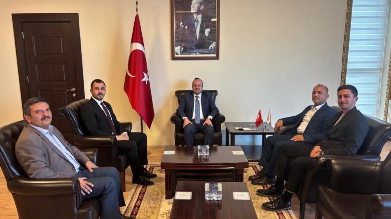 Anahtar Parti Afşin İlçe Başkanlığından Kaymakam Arslantürk’e ziyaret.