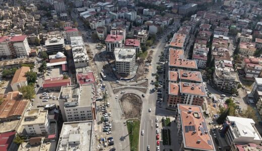 Büyükşehir’den Müftülük Meydanı’nda Ulaşımı Rahatlatacak Düzenleme.