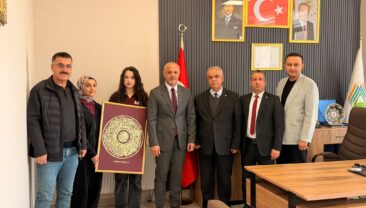 Afşin Fen Lisesinden Belediye Başkanı Koray Kıraç’a ziyaret.