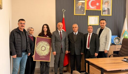 Afşin Fen Lisesinden Belediye Başkanı Koray Kıraç’a ziyaret.